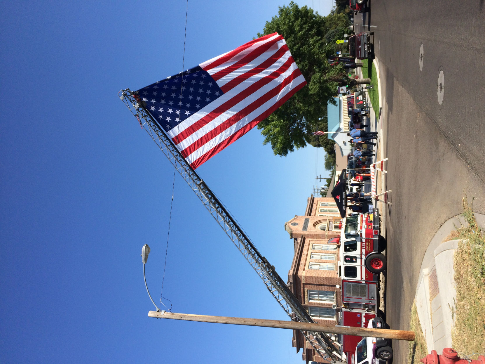 Veterans Hall receives largest flag in the city